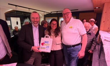 Bild zum Beitrag: Bürgerimbiss mit Manfred Weber in Lauf: Europa im Gespräch